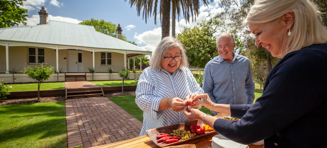 Bush tucker tasting in Mandoon Estate